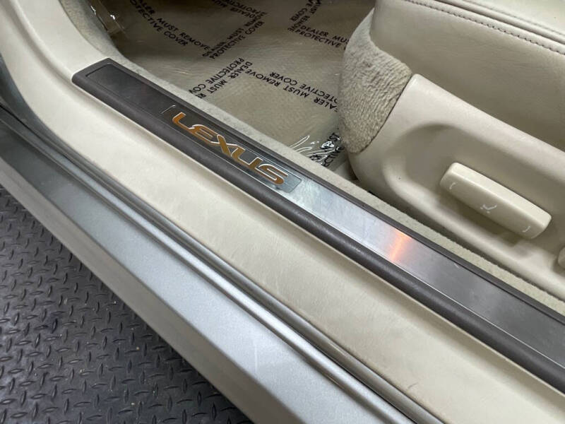 2004 Lexus SC 430