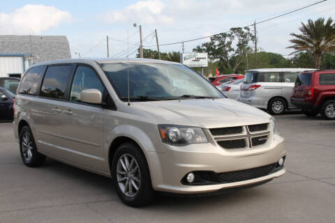 2014 Dodge Grand Caravan for sale at Mike's Trucks & Cars in Port Orange FL