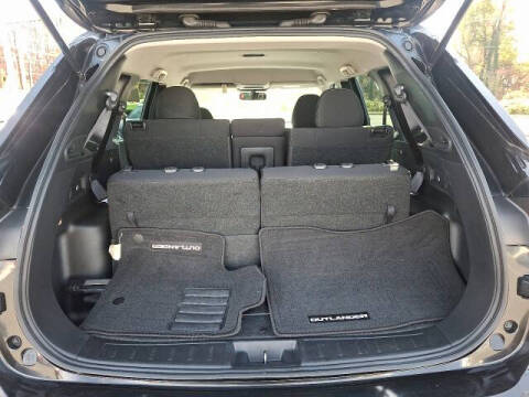 2022 Mitsubishi Outlander ES