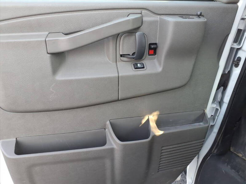 2023 Chevrolet Express 2500