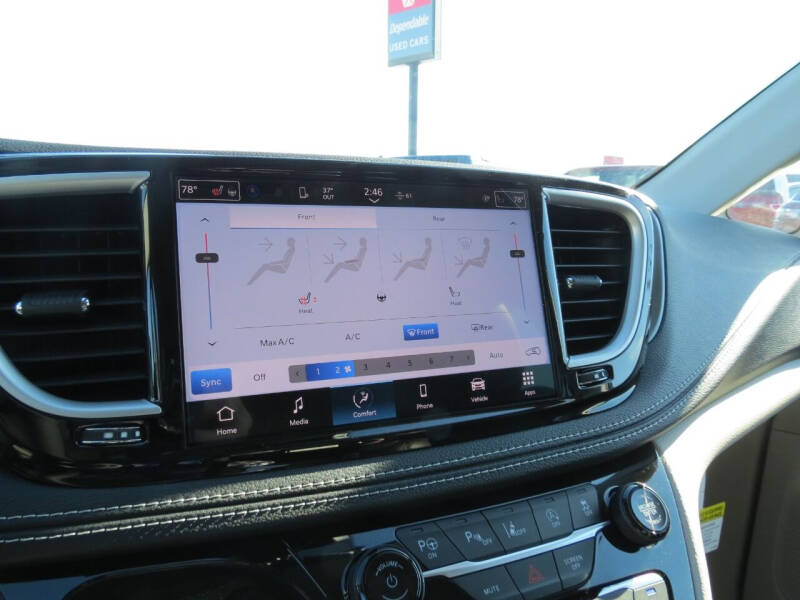 2023 Chrysler Pacifica Touring L