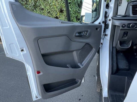 2025 Ford Transit 250