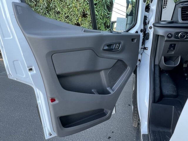 2025 Ford Transit 250