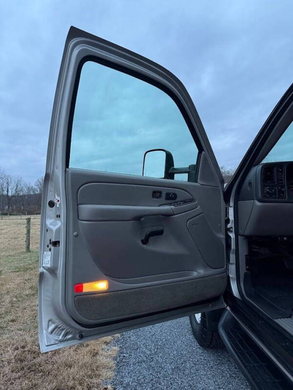 2004 Chevrolet Suburban