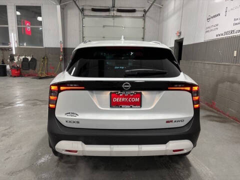 2025 Nissan Kicks SR