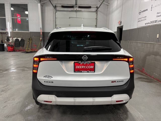 2025 Nissan Kicks SR