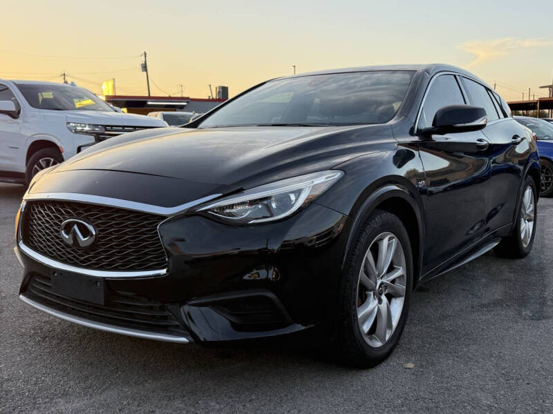 2017 Infiniti QX30 Luxury
