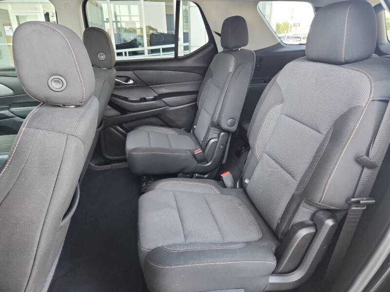 2021 Chevrolet Traverse LT Cloth