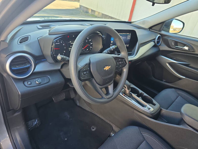 2025 Chevrolet Trax LS