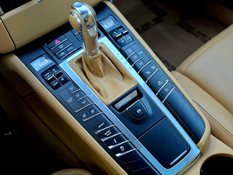 2015 Porsche Macan S