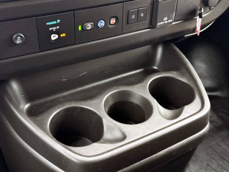 2025 Chevrolet Express LT 2500