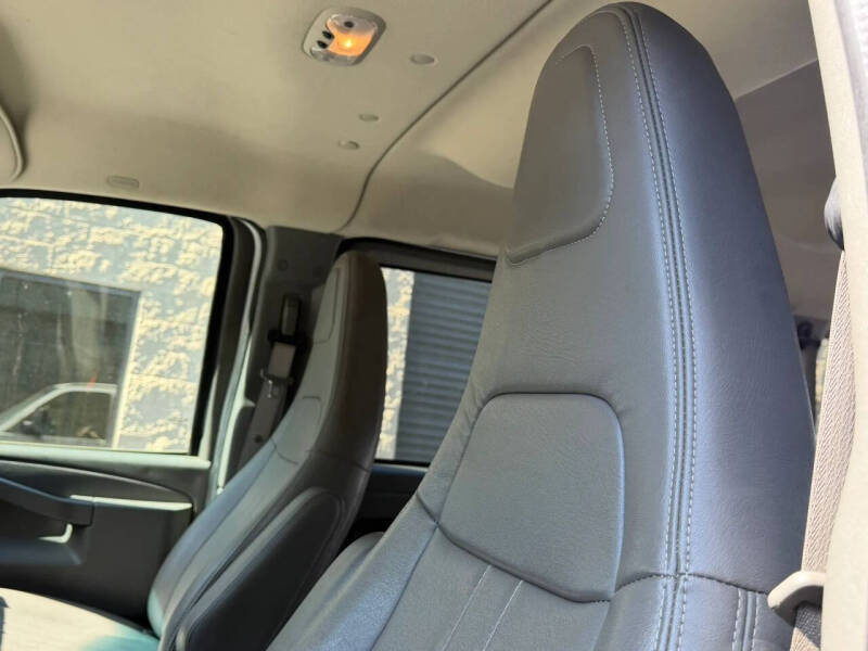 2017 Chevrolet Express LS 2500