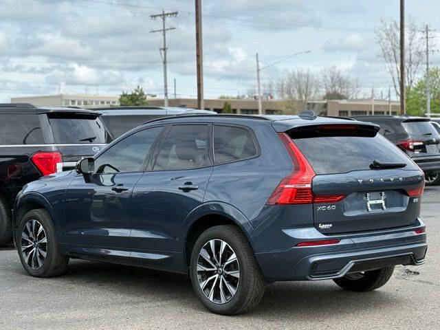 2023 Volvo XC60 B5 Plus Dark Theme