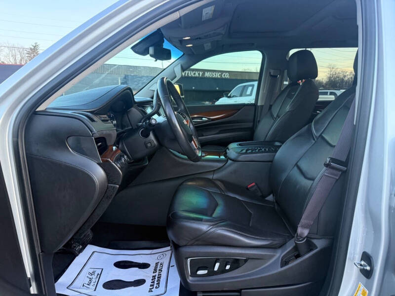 2017 Cadillac Escalade Luxury