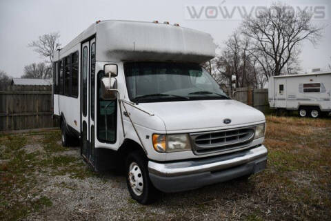 1999 Ford E-Series for sale at WOODY'S AUTOMOTIVE GROUP in Chillicothe MO