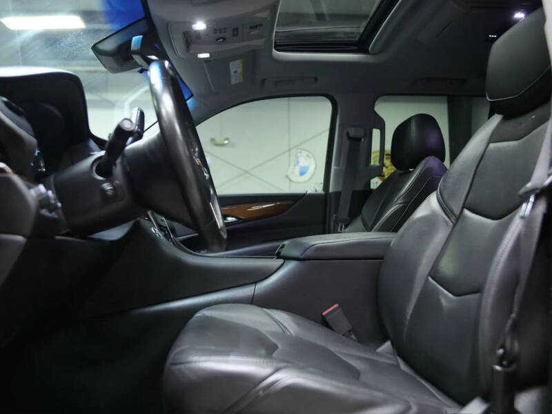 2017 Cadillac Escalade Luxury