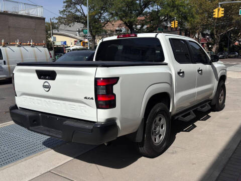 2024 Nissan Frontier SL