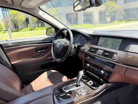 2012 BMW 5 Series 528i