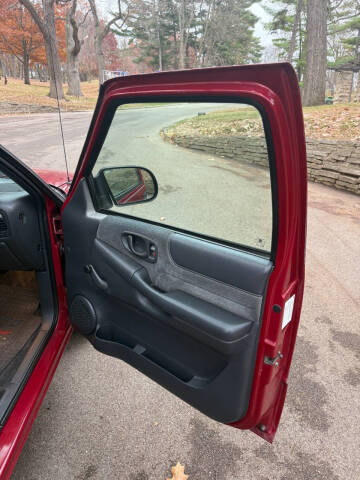 2000 Chevrolet S-10 LS