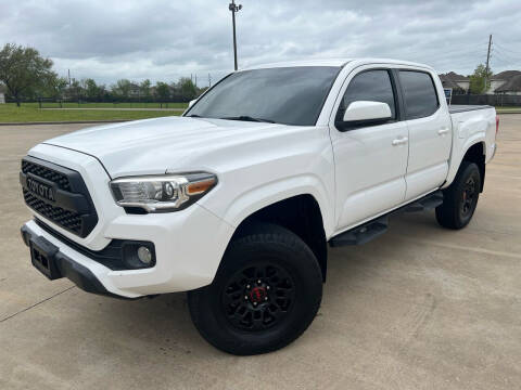 2017 Toyota Tacoma for sale at AUTO DIRECT Bellaire in Houston TX