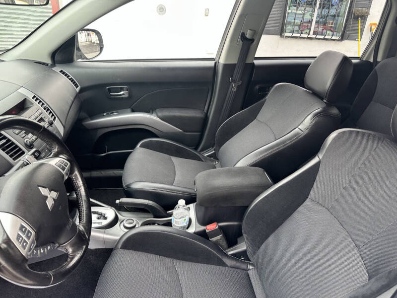 2012 Mitsubishi Outlander SE