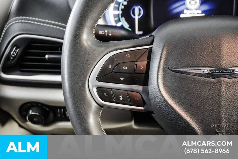 2024 Chrysler Pacifica Plug-In Hybrid Select