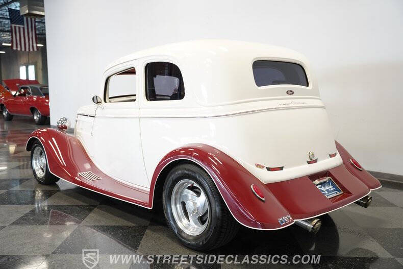 1933 Ford Victoria
