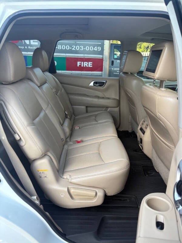 2017 Nissan Pathfinder Platinum