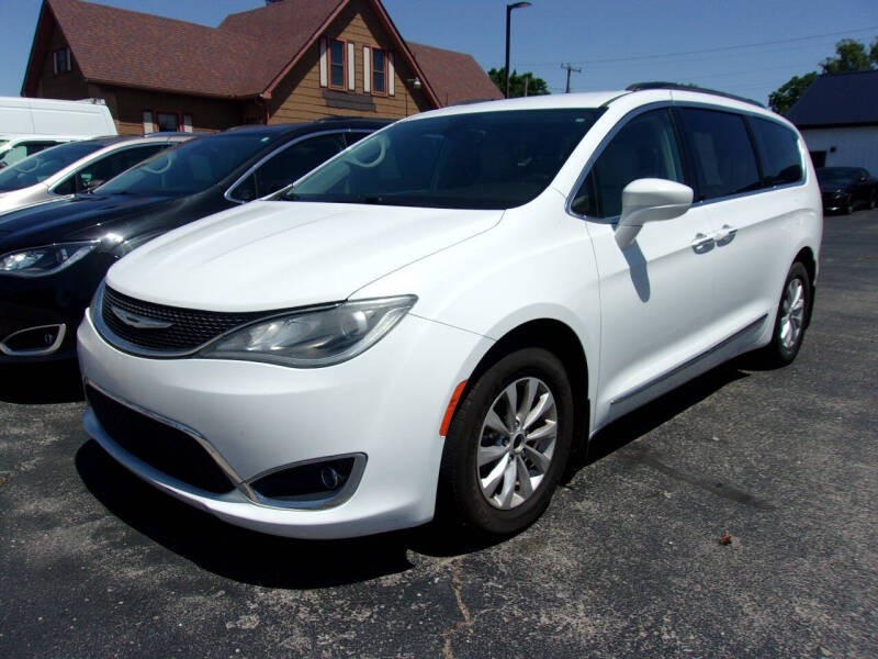 2017 Chrysler Pacifica Touring-L