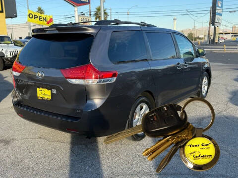 2011 Toyota Sienna LE 7-Passenger Auto Access Seat