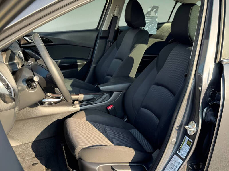 2015 Mazda MAZDA3 i Touring