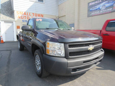 2009 Chevrolet Silverado 1500 for sale at Small Town Auto Sales in Hazleton PA