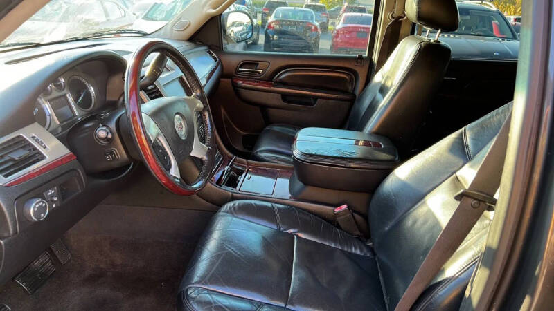 2011 Cadillac Escalade Luxury