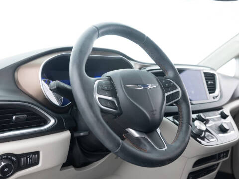 2017 Chrysler Pacifica Touring-L Plus