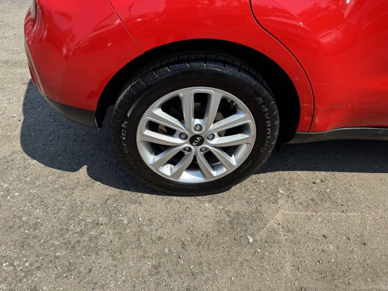 2017 Kia Soul +