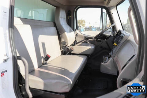 2019 Freightliner M2 106