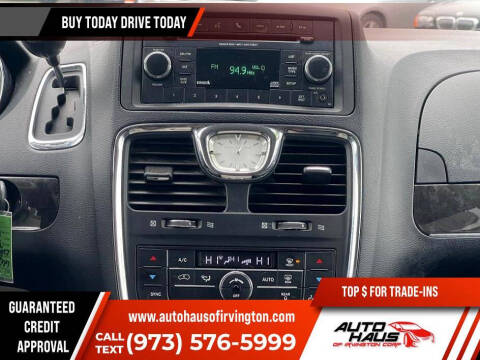 2013 Chrysler Town and Country Touring-L