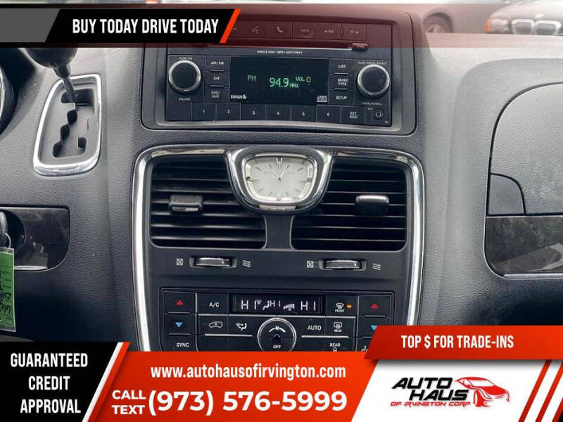 2013 Chrysler Town and Country Touring-L