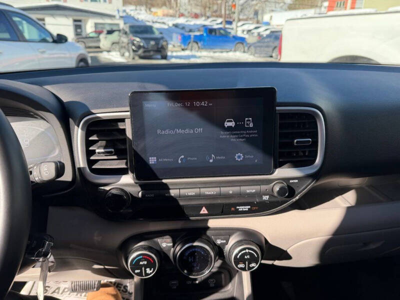 2023 Hyundai Venue SEL