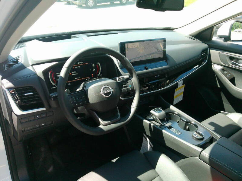 2025 Nissan Rogue SL