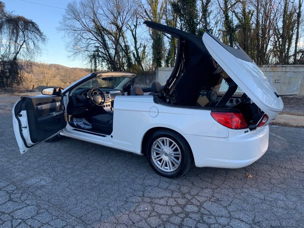 2009 Chrysler Sebring for sale at Car ConneXion Inc in Knoxville, TN