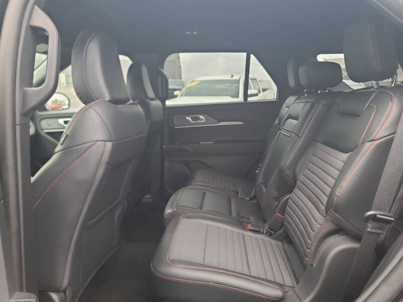 2025 Ford Explorer ST-Line