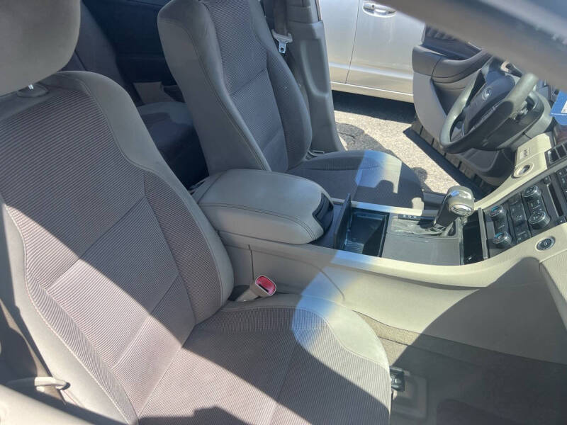 2010 Ford Taurus SEL