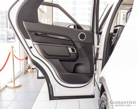 2024 Land Rover Discovery P300 S