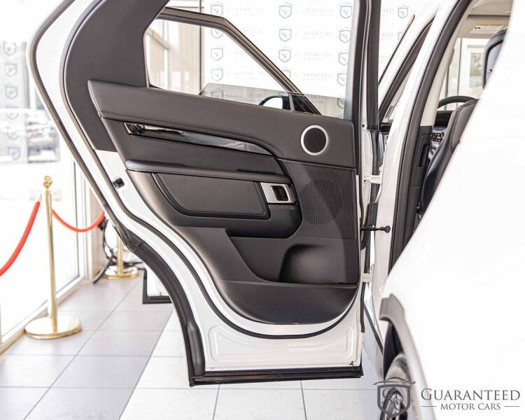 2024 Land Rover Discovery P300 S