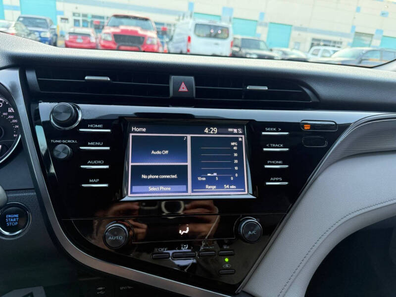 2019 Toyota Camry SE