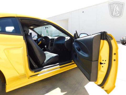 2004 Ford Mustang Mach 1 Premium