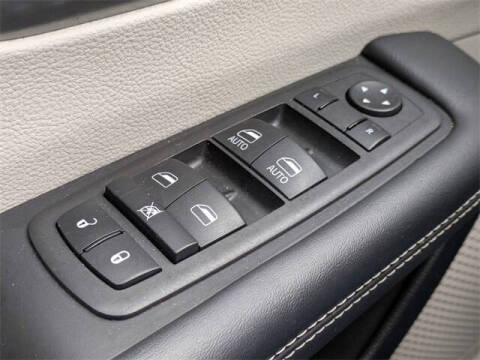 2024 Chrysler Pacifica Plug-In Hybrid Select