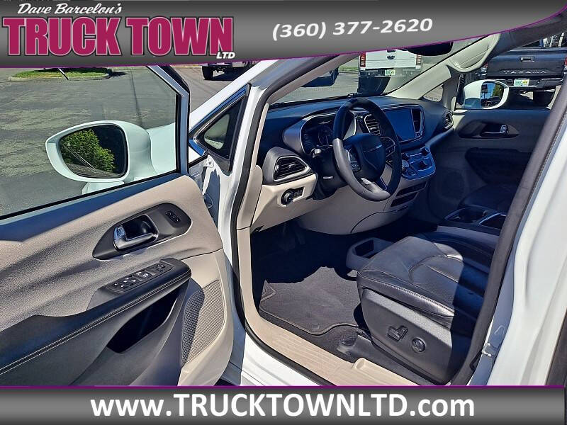 2022 Chrysler Pacifica Touring L