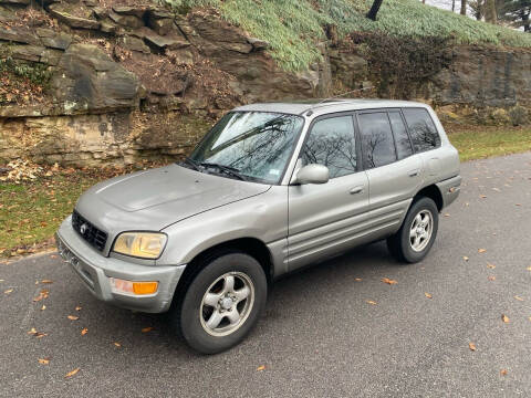 1999 Toyota RAV4 for sale at Bogie's Motors in Saint Louis MO